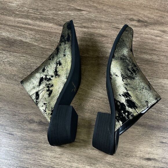 Very Volatile Women's 6 Moonstruck Mules Booties‎ Gold Black Slip On NEW - Picture 7 of 8